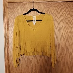 Sadie & Sage medium cropped top in mustard.